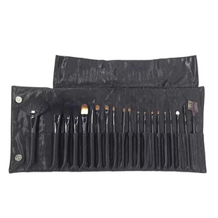 20 makeup brushes