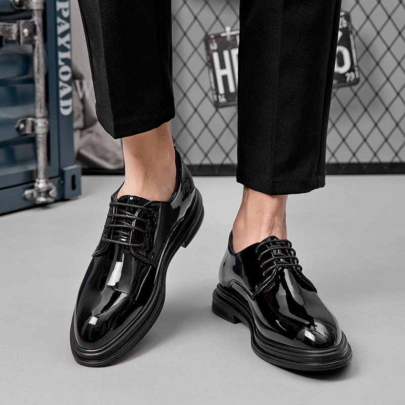 Zapatos brillantes de charol guapos para hombres transfronterizos de talla grande, zapatos casuales ligeros y de tendencia de todo fósforo, zapatos Derby, zapatos de estilista image 4