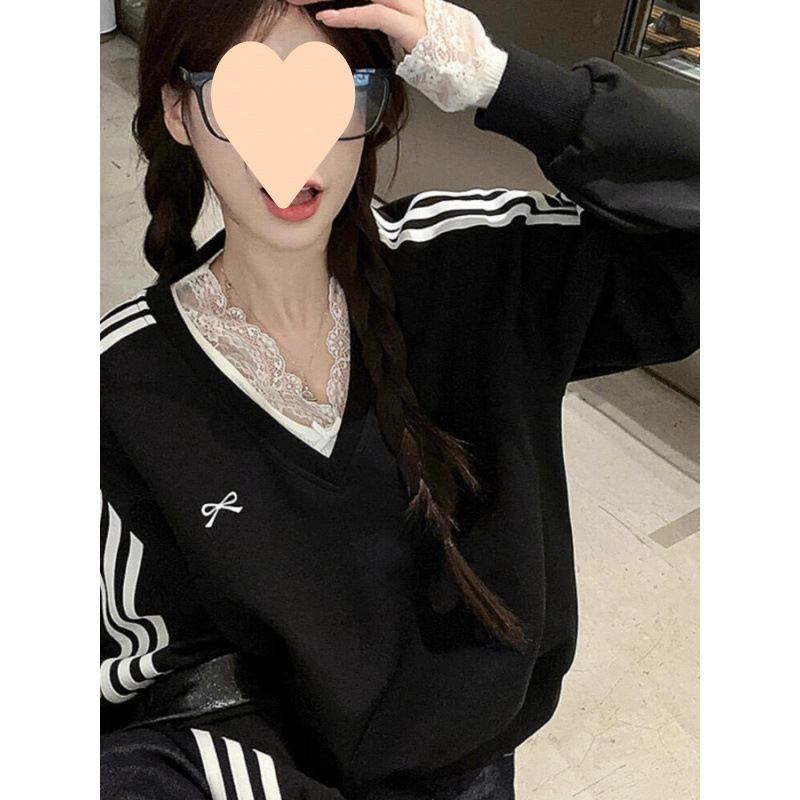 Fake two-piece black sweatshirt with straight shoulders, new spring/autumn jacket, American-style collar, hoodless, loose-fitting, stylish long-sleeve top Fake two-piece black sweatshirt with straight shoulders, new spring/autumn jacket, American-style collar, hoodless, loose-fitting, stylish long-sleeve top