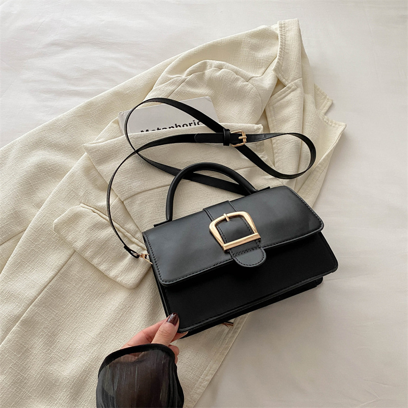 Bolsos de celebridades de Internet 2024 nuevo bolso de mujer de un solo hombro de mano de moda de primavera, bolso cuadrado pequeño de todo fósforo de mensajero de estilo occidental de alta gama