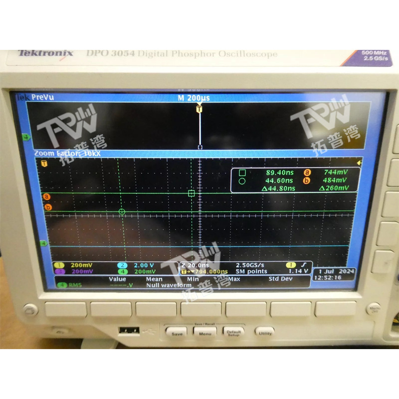 Tektronix 泰克 四通道 DPO3054  数字荧光示波器 500MHz