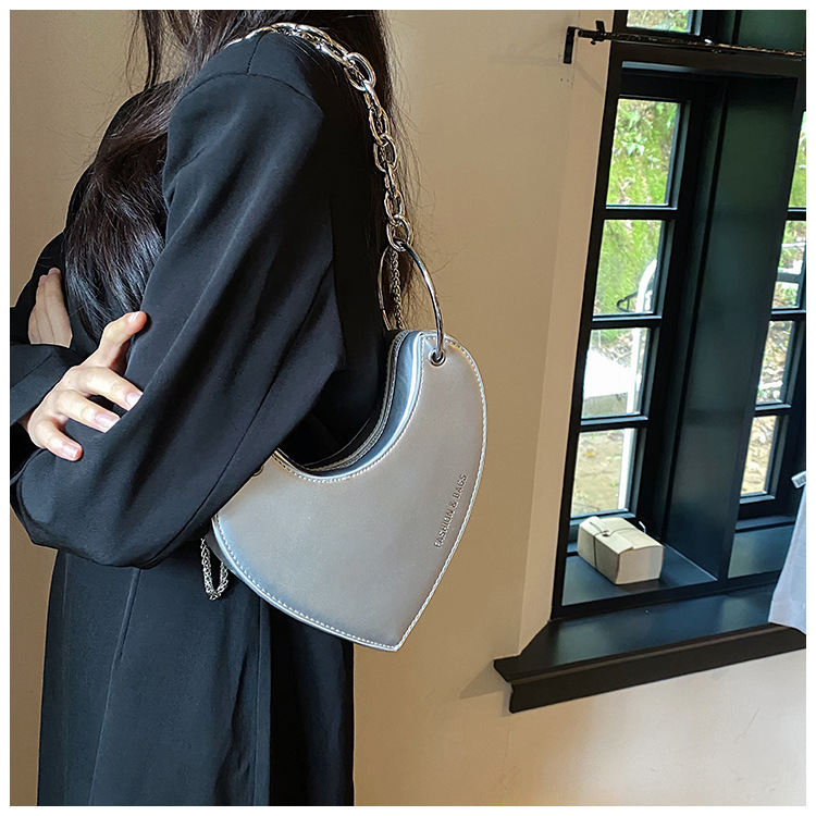 Klein mit Nischendesign für Damen Sommer 2024 neue High-End-Umhängetasche mit Strukturkette, personalisierter handgehaltener Pfirsich_voghion.com