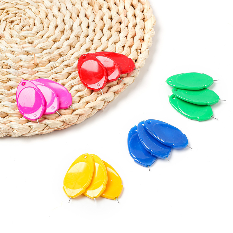 Multicolored Plastic Thimble Needle Threader DIY Cross-Stitch Tool Needle Identifier Sewing Accessory Needle Threader Thread Guide