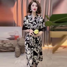网红同款时尚大花连衣裙女装夏季新款黑白印花气质V领显瘦长裙子