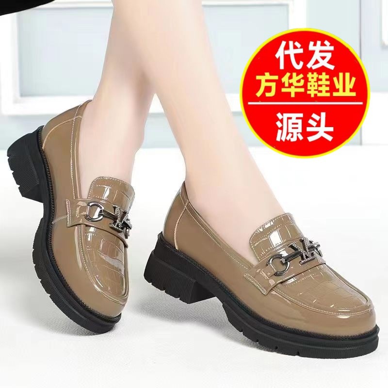 Dragonfly rojo primavera nuevo tipo de zapatos de lefour de suela gruesa de mujer zapatos de cuero de tacones gruesos zapatos de cuero de estilo británico zapatos de cuero esmalte para viajar
