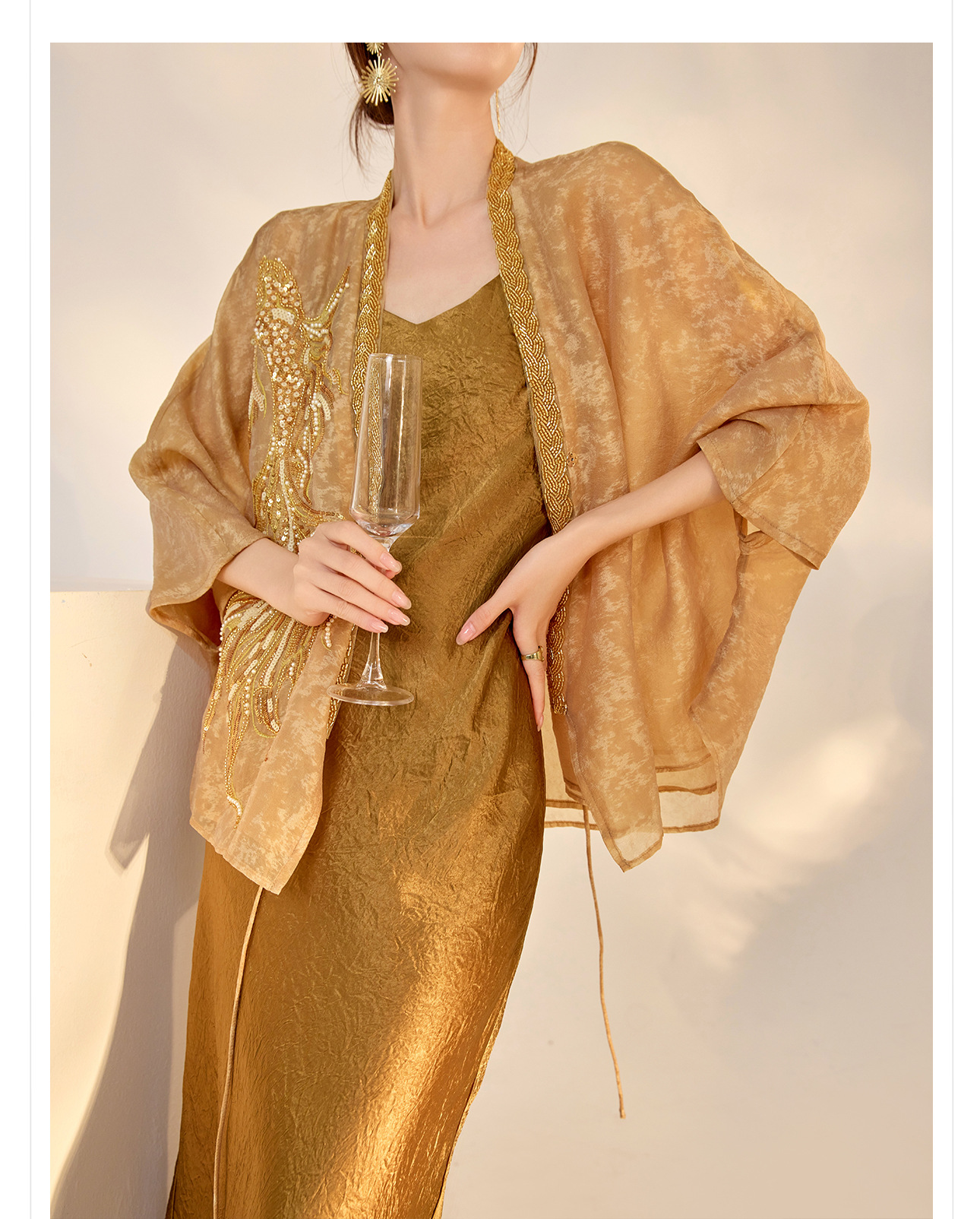 Áo dáng rộng kiểu mới thiết kế cao cấp thêu đính cườm ánh sáng, chất liệu rayon — Màu vàng chi tiết 15