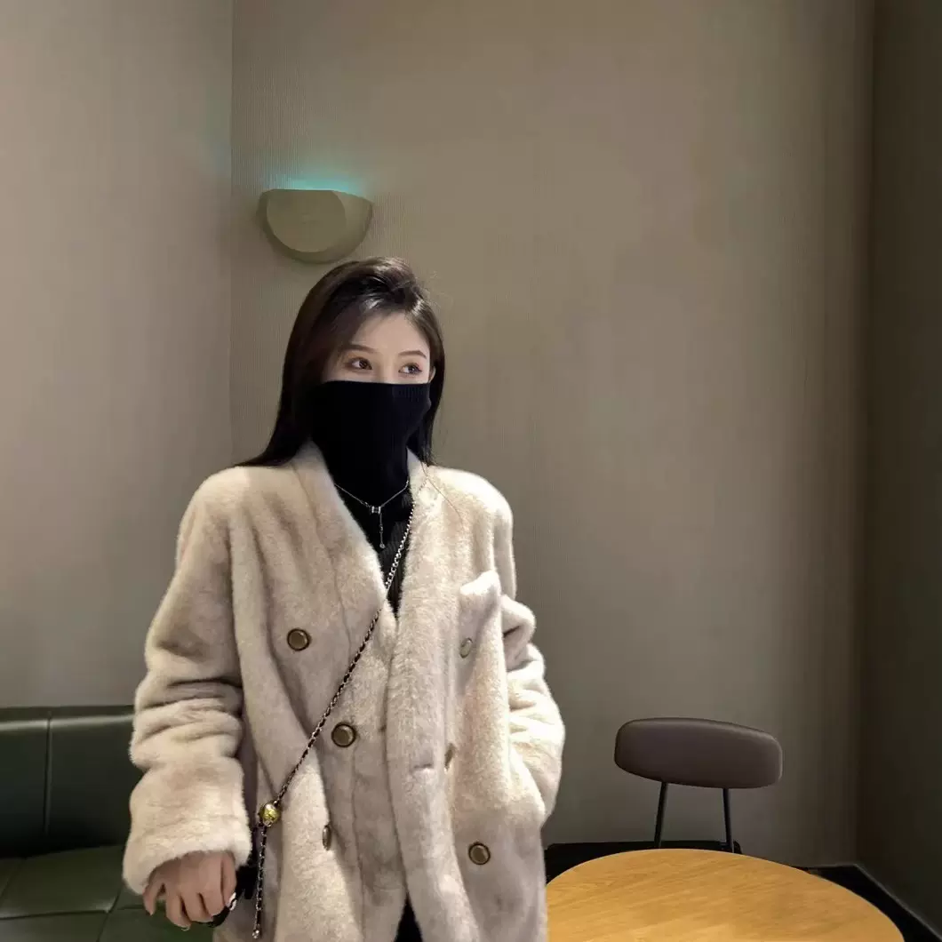 2025冬季貂皮短款V领皮毛一体水貂毛绒环保皮草毛毛外套女青根貂