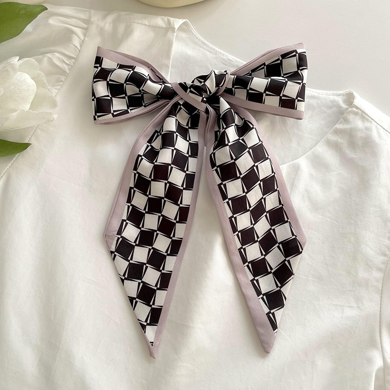 Borde caqui a cuadros blanco y negro