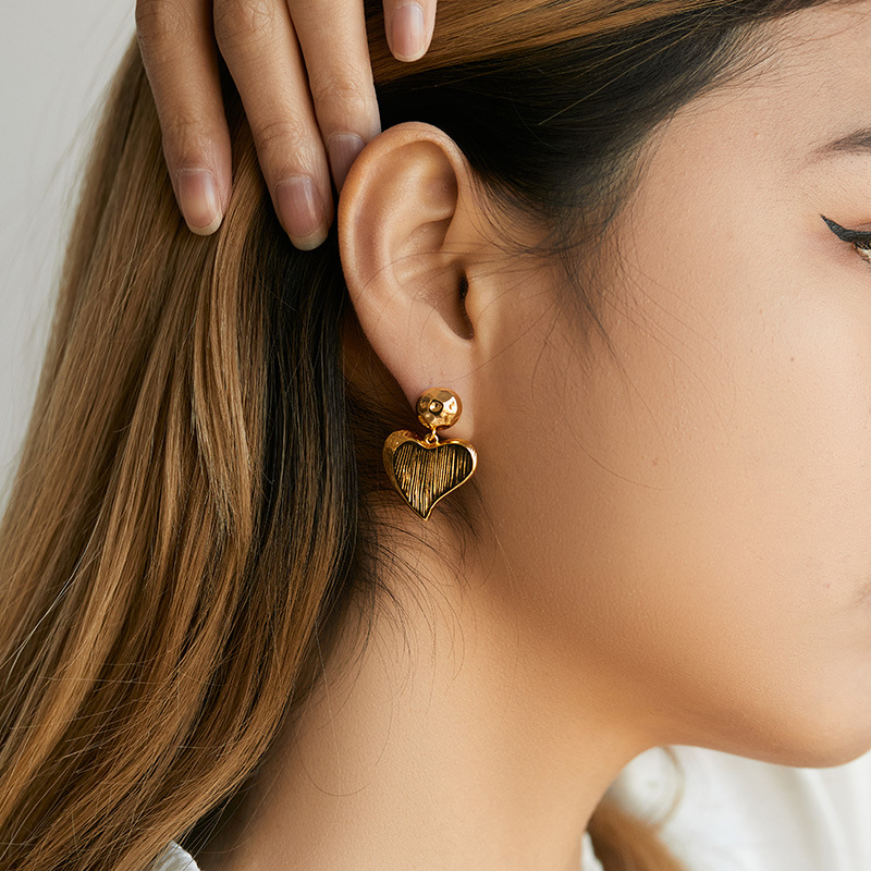 3g Weight Copper Ear Needle Material Drop Earrings Classification 1 Pair Quantity Holiday, Daily Occasion Copper Material Heart Shape Pattern Women's Gender Plating Design Casual, Elegant Style 1 Pair Casual Elegant Heart Shape Plating Copper Drop Earrings 无