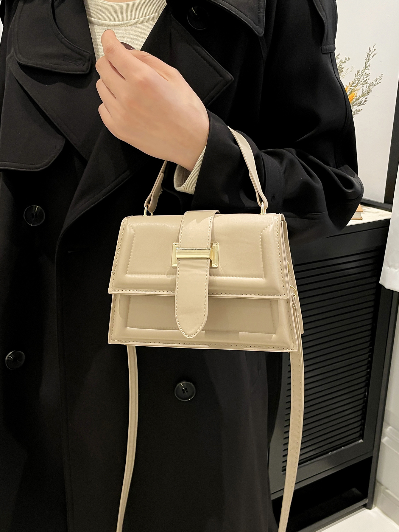 Bolso de mano retro bolso de mujer 2024 primavera nuevo bolso cuadrado de nicho diseño de bolsas de textura mochila de hombro