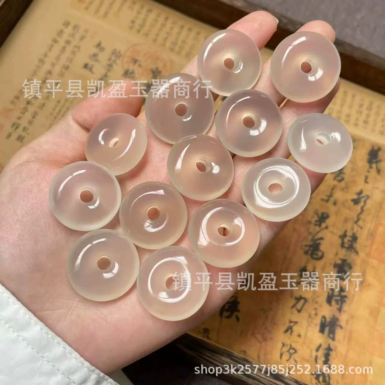 批发马达加斯加高冰马料白玉髓平安扣吊坠香槟金玛瑙玉石项链挂件