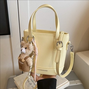 High-end Retro Portable Bucket Bag Women's 2025 New Spring and Summer Fashion All-match Crossbody Bag Super Popular Shoulder Bag