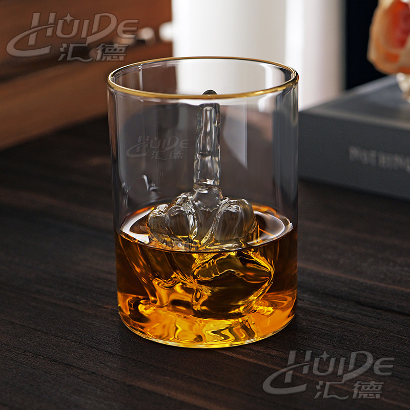 Nuevos productos transfronterizos creativos de dedo medio con forma de tazas de whisky tazas de whisky de alta silicona tazas de vino extranjeras creativas