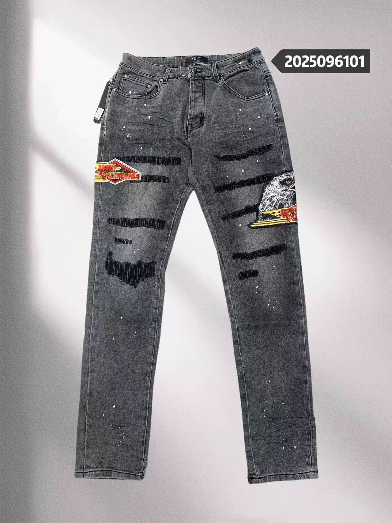 Джинсы (Jb amiri tide) с нашивками, узкий крой и эластичным низом, цвета 30–40