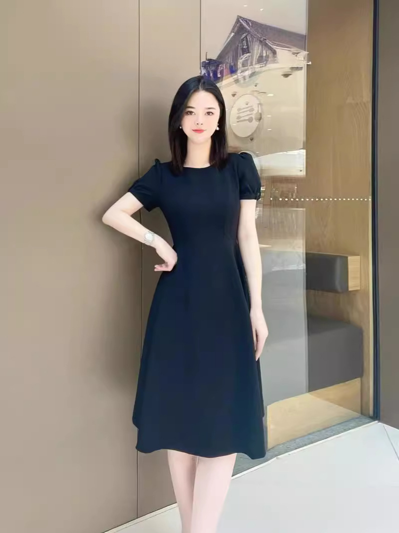 Váy liền nữ cổ tròn kiểu Pháp eo bong bóng tay ngắn — Màu đen