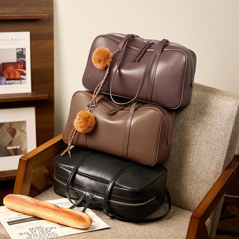 Cross-Border Top Grain Cowhide Boston Pillow Bag 2026 New Arrival Luxury Large Capacity Commuter Versatile Shoulder Bag For Women - Thumbnail 3