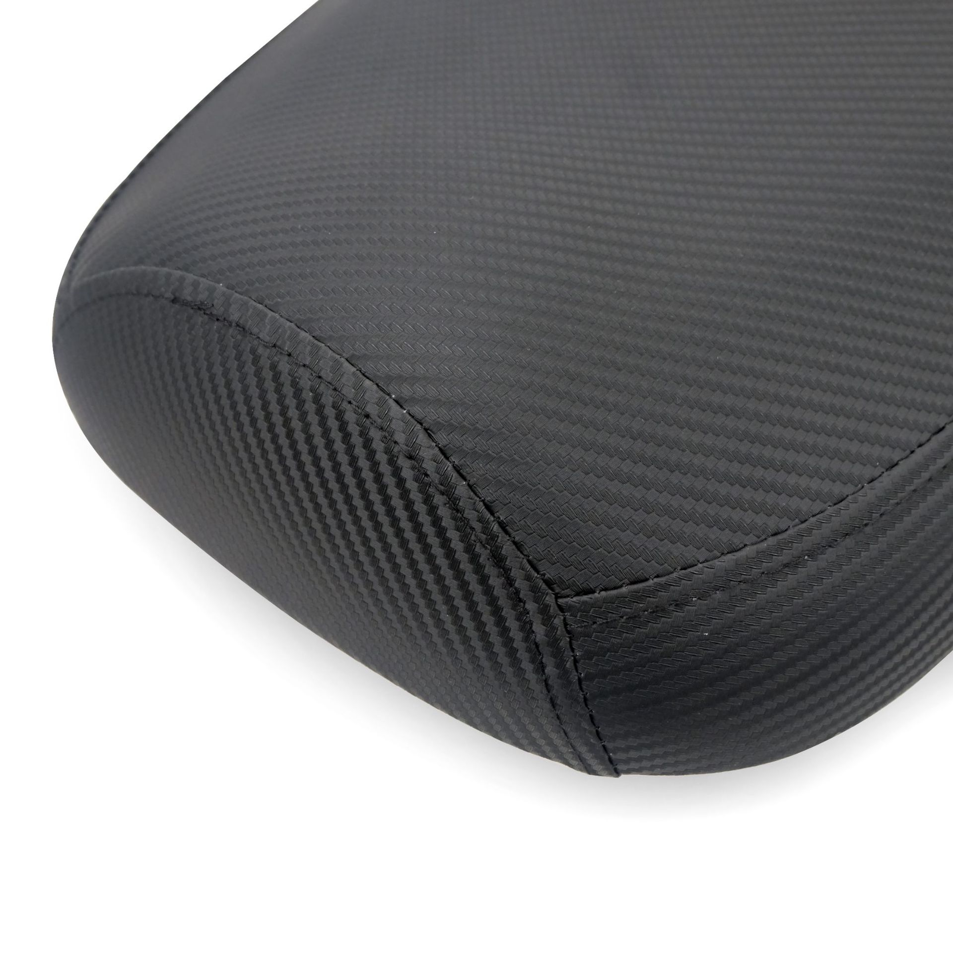 カーボンファイバーレザー調シートクッションは、ホンダZOOMER RUCKUS AF58 NPS50に適合する交換部品です。