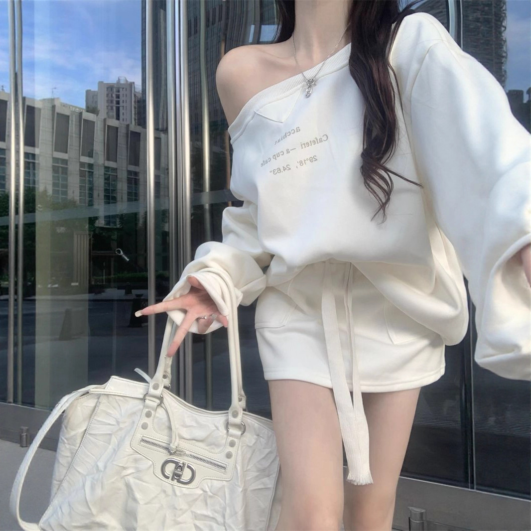 韩版休闲运动两件套米白色一字肩长袖卫衣女装秋季卫裙半身裙套装