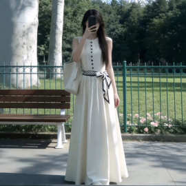 法式无袖背心连衣裙子女夏季2026新款气质绝美海边度假高级感长裙