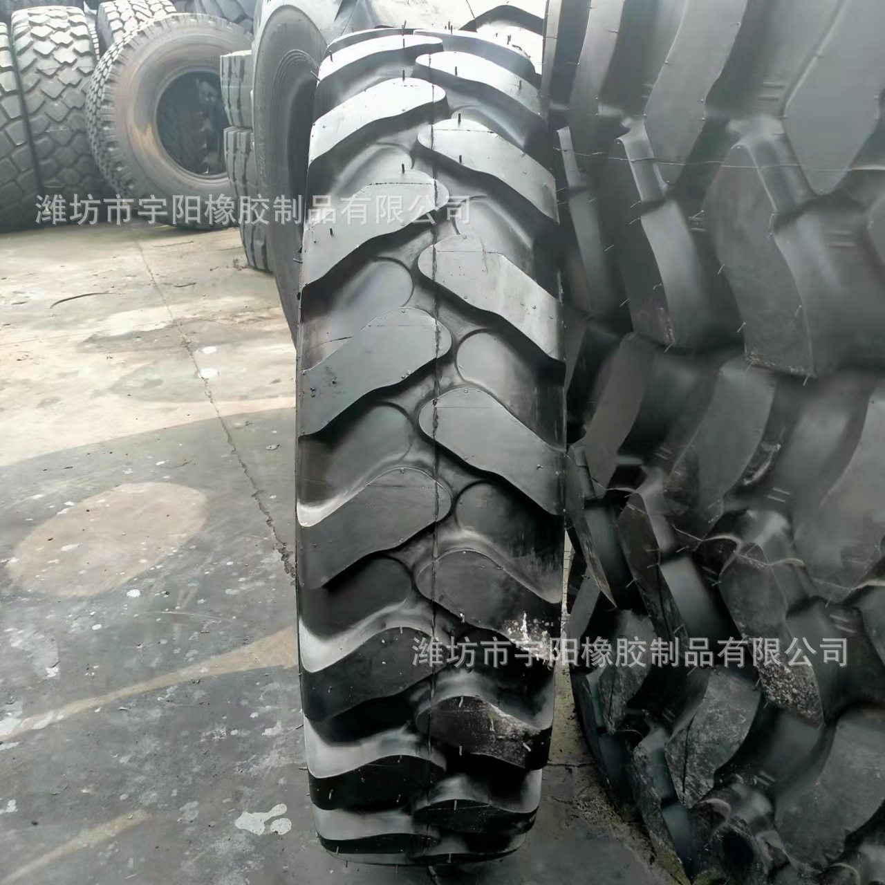 轮式挖沟机轮胎10.00-20 工程机械挖掘机轮胎1000-20