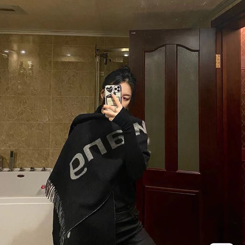 New Winter Fashion Logo Lettering Tassel Wool Shawl Scarf Cape Hooded Short Coat King New Winter Fashion Logo Lettering Tassel Wool Shawl Scarf Cape Hooded Short Coat King