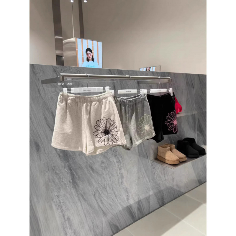 In-Stock Korean Trendy Brand Mardi Shorts, New Summer Style, Classic Large Logo Print, Casual Five-Point Shorts, Fashionable and Versatile In-Stock Korean Trendy Brand Mardi Shorts, New Summer Style, Classic Large Logo Print, Casual Five-Point Shorts, Fashionable and Versatile