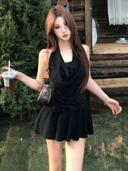 Purely Sexy Backless Low-Cut Lace Black Halter Dress for Women, Hot Girl Style Waist-Cinching Dress