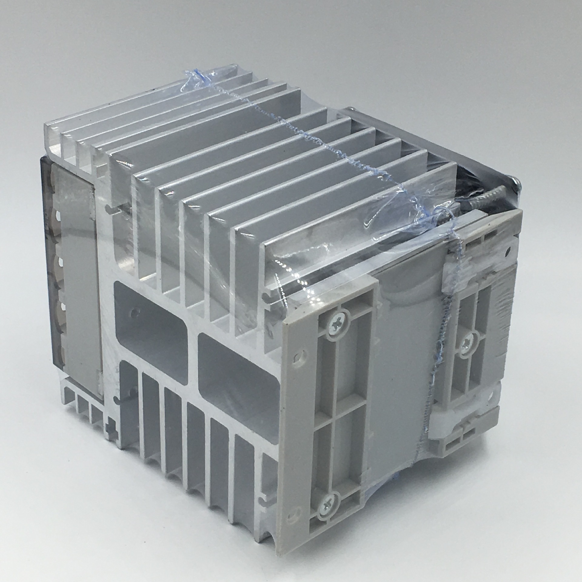 原装欣大CLION导轨式三相固态继电器 CAG6-3/032F-38 80Z配散热器