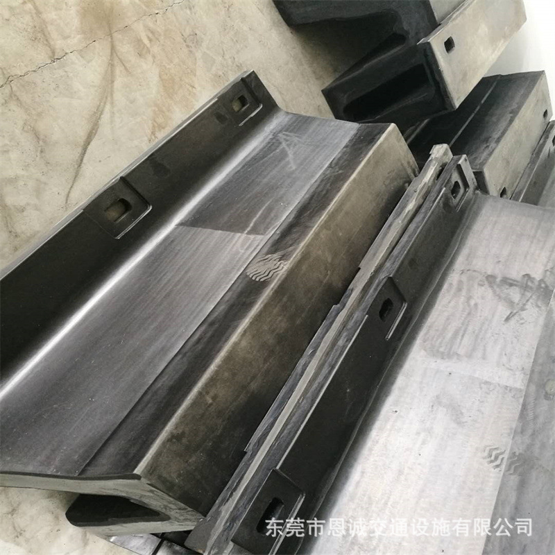 海口拱形橡胶护舷公司 SA型橡胶护舷低价出售高架桥桥墩保护设施
