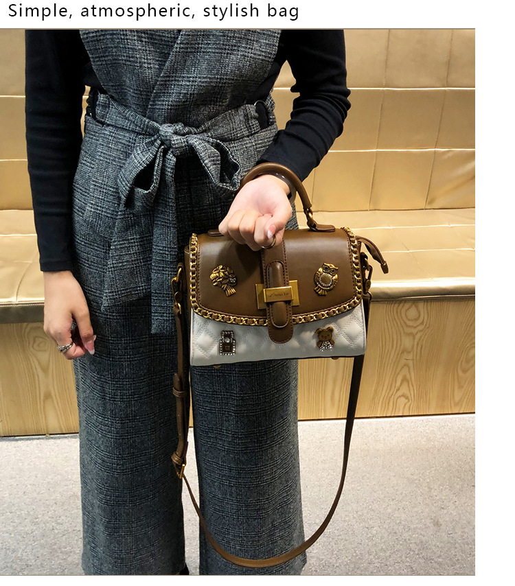 Túi đeo chéo nữ da thật satchel dáng vuông nhỏ gọn — Gấu Nhỏ/Bu Bu/Trắng, Gấu Nhỏ/Bu Bu/Đen chi tiết 8