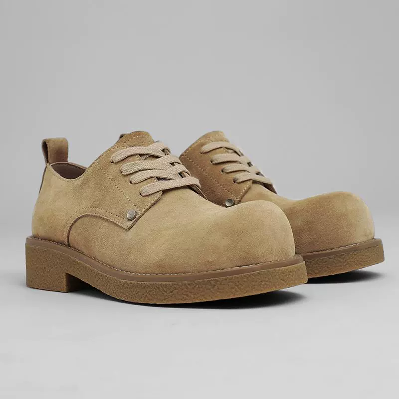 Стильные платформенные ботинки Martens на осень - модные высокие универсальные ботинки для отдыха