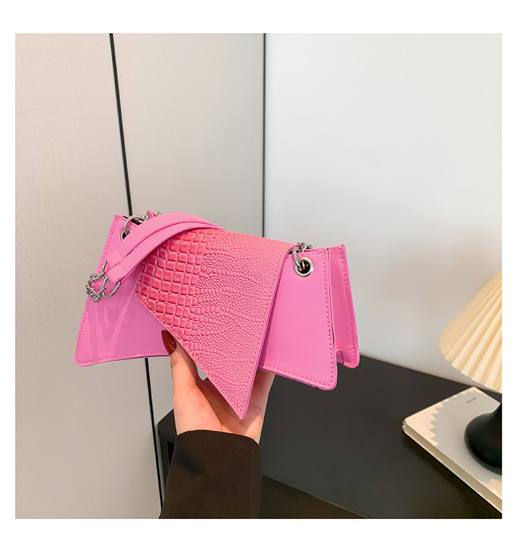 Decoración de cinturón bolso de patrón de cocodrilo femenino 2024 nuevo diseño de nicho de moda moda chica caliente bolso femenino cadena bolso de forma especial