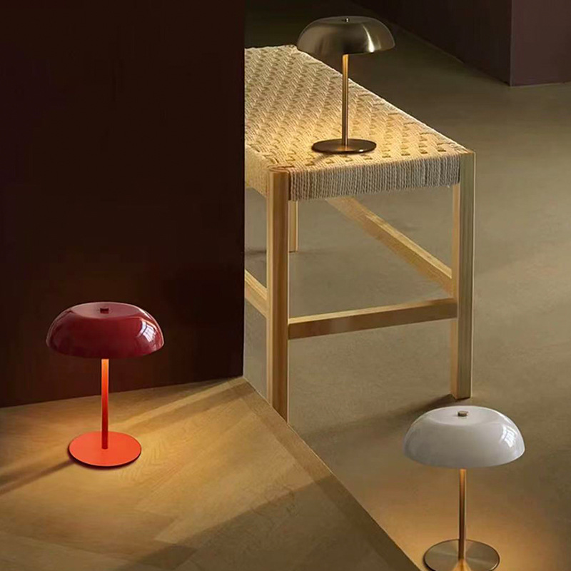 Hongo de metal lámpara de escritorio creativa atmósfera de escritorio lámpara de noche sala de estar escritorio atmósfera de dormitorio decoración de cabecera pequeña lámpara de escritorio