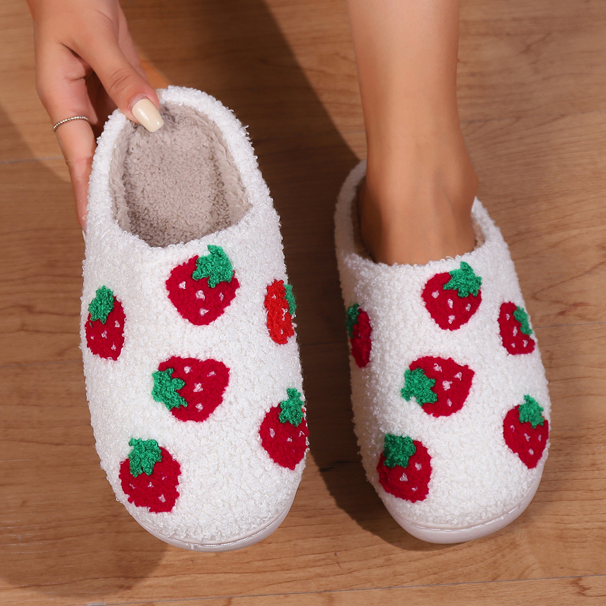 Unisex Casual Cartoon Round Toe Cotton Slippers display picture 3