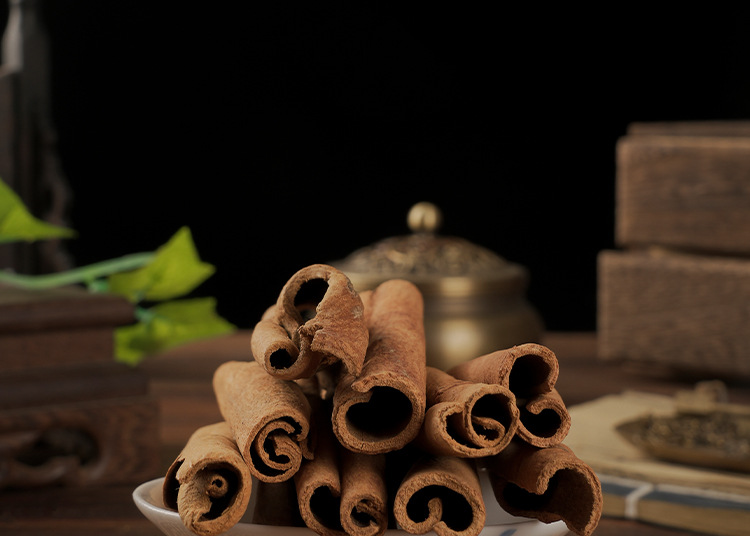 Gui Pi (Cinnamomum cassia) — Dried Cassia Bark for Culinary & Herbal Use in use