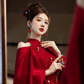 婚纱;旗袍