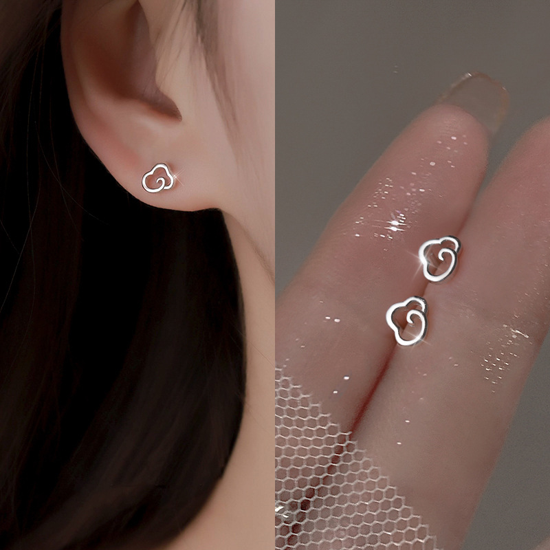 Simple Style Geometric Flower Butterfly Copper Plating Ear Studs 1 Pair