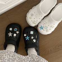 �¿���L���������������Ь�������w�Ͻ����С�t��ͬ��Ь��