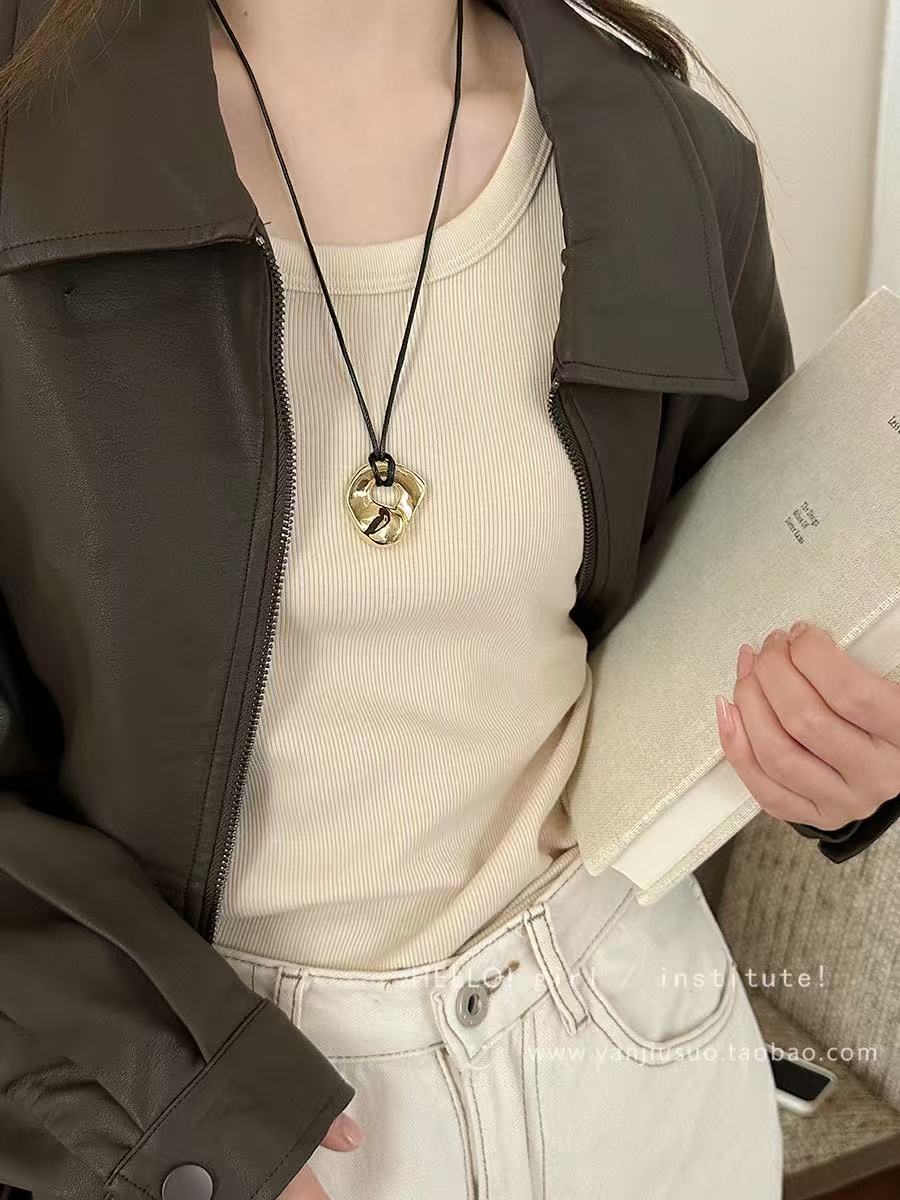 Irregular gold metal necklace