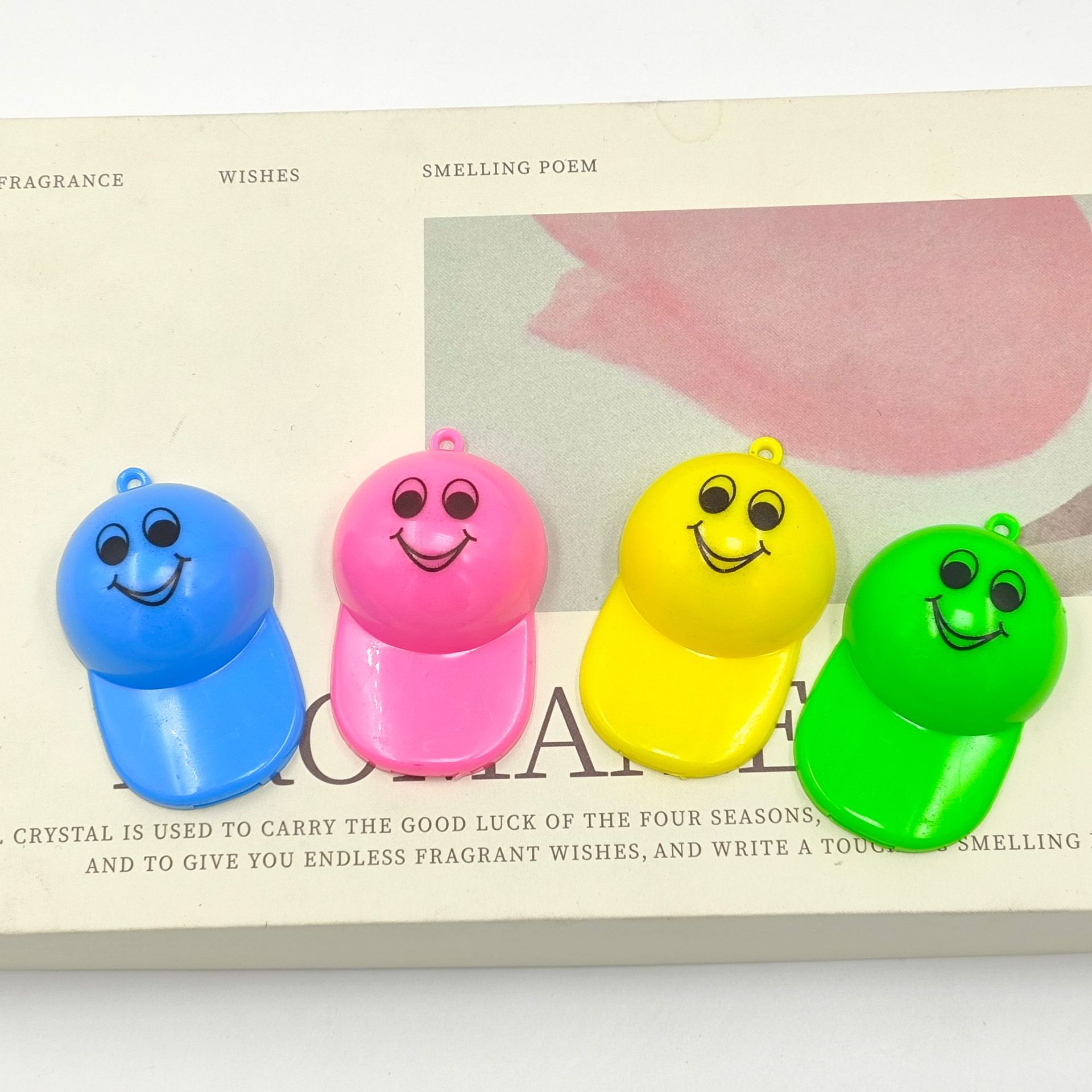 Smiley emoji silbato sombrero colgante llavero accesorios Juegos entrenador silbato especial fútbol silbato regalo