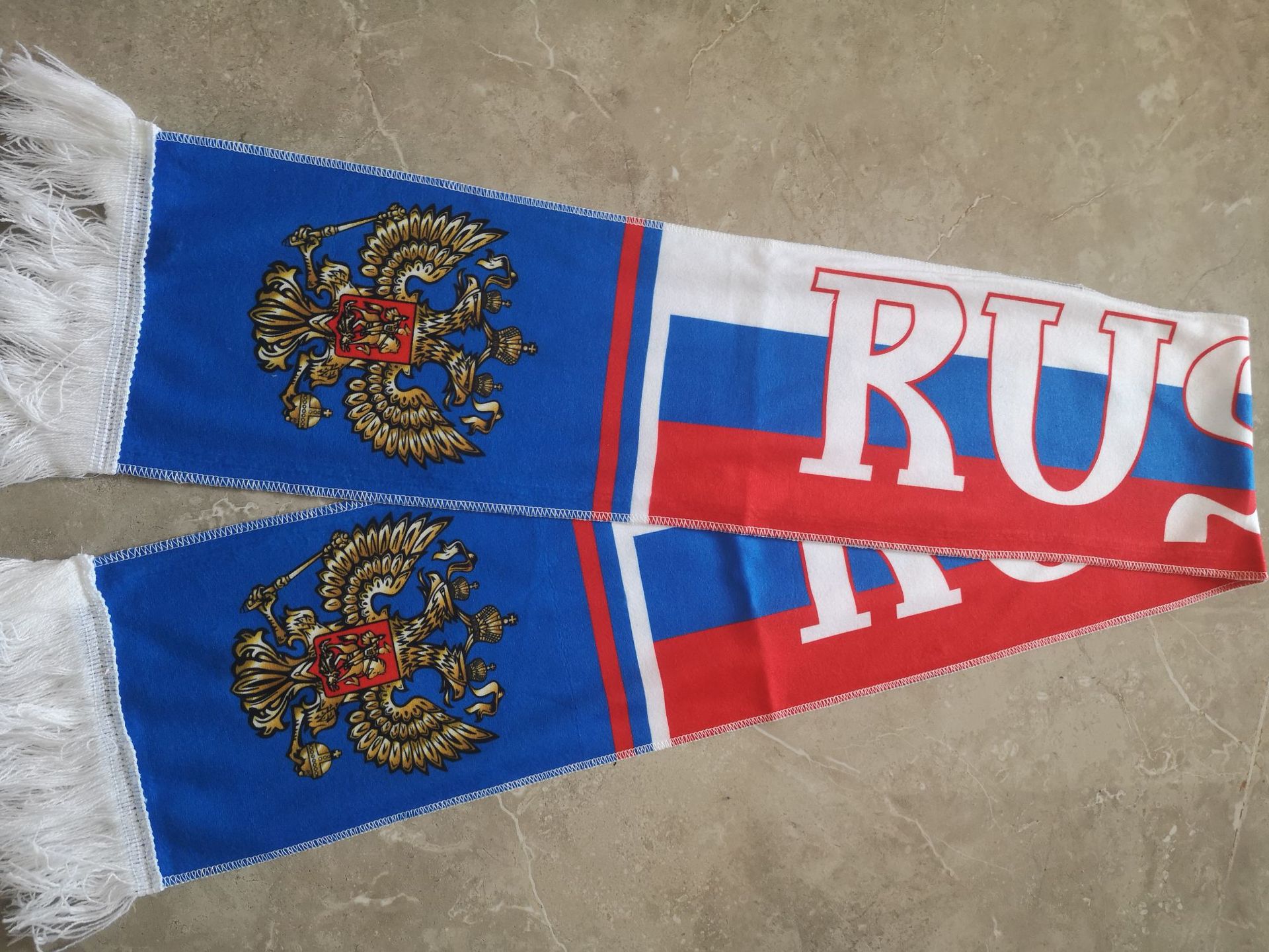 Bufandas de Terciopelo para Fanáticos de Equipos Nacionales de la Copa Mundial, Bufandas de Animación y Apoyo para Clubes de la Copa de Europa, Disponibles en Existencia