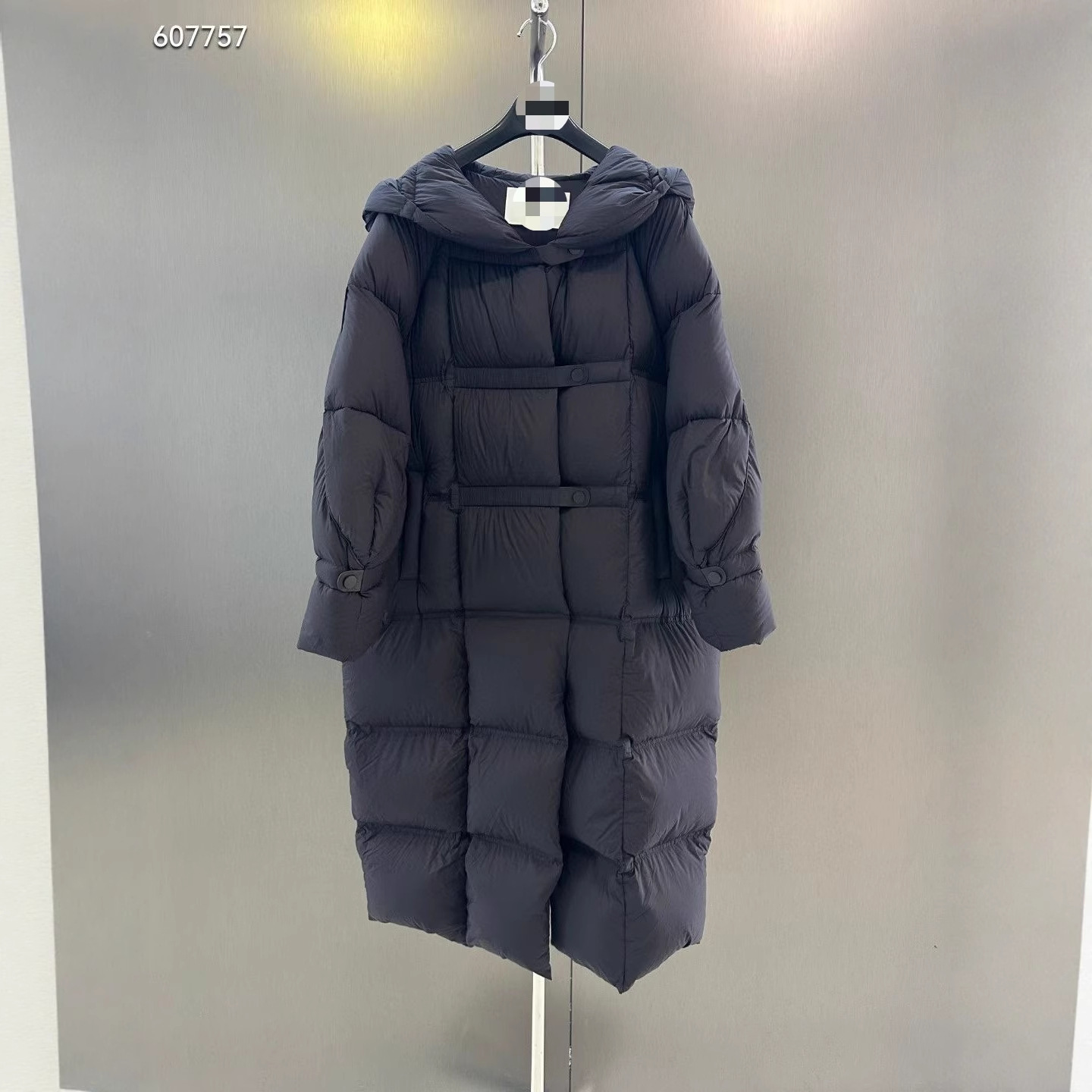 2025秋冬新款 帅气时髦 简约高级 超级保暖长款泡芙鹅绒服 批发