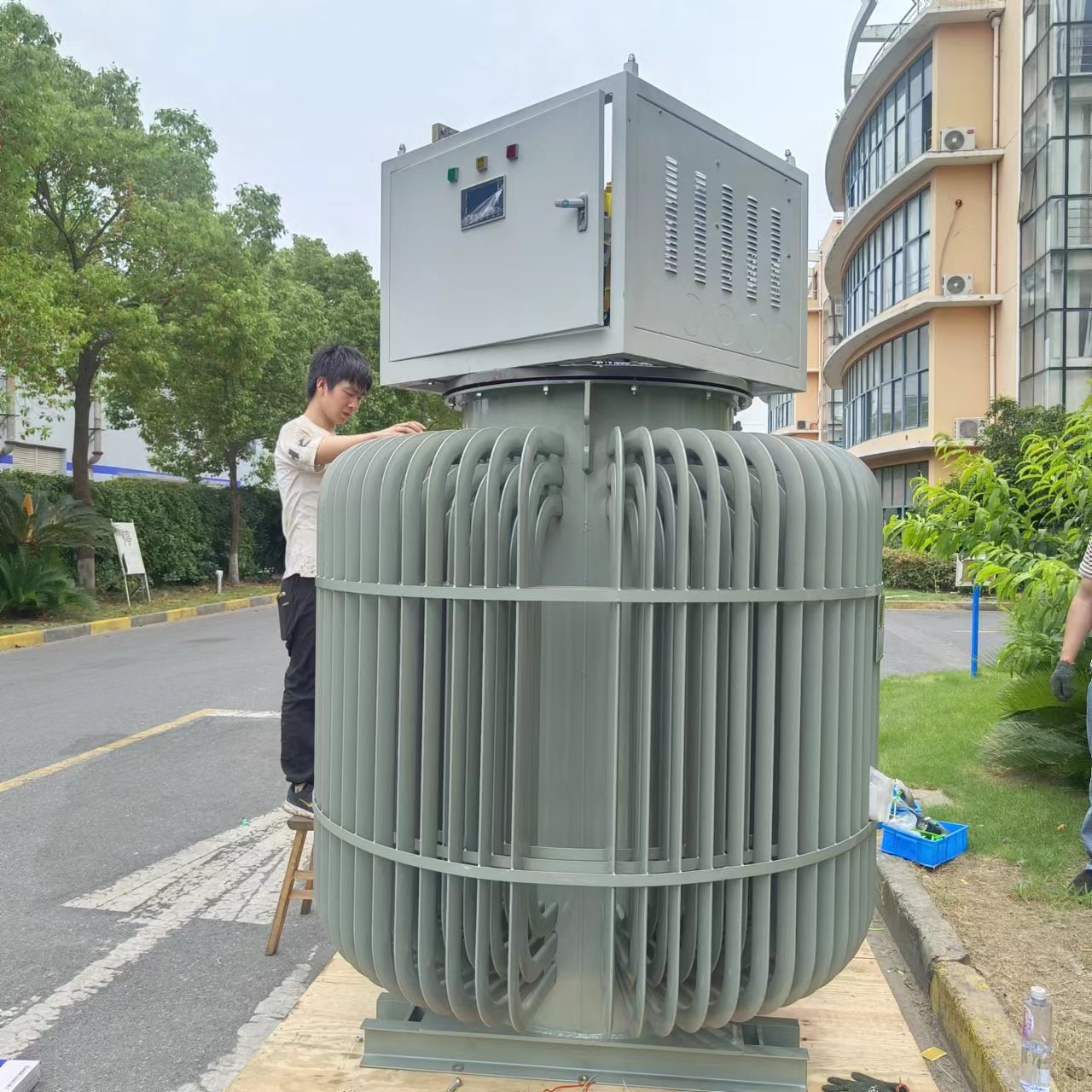 全自动感应稳压器无极可调变压隧道升压油浸式调压器2000KVA1600K