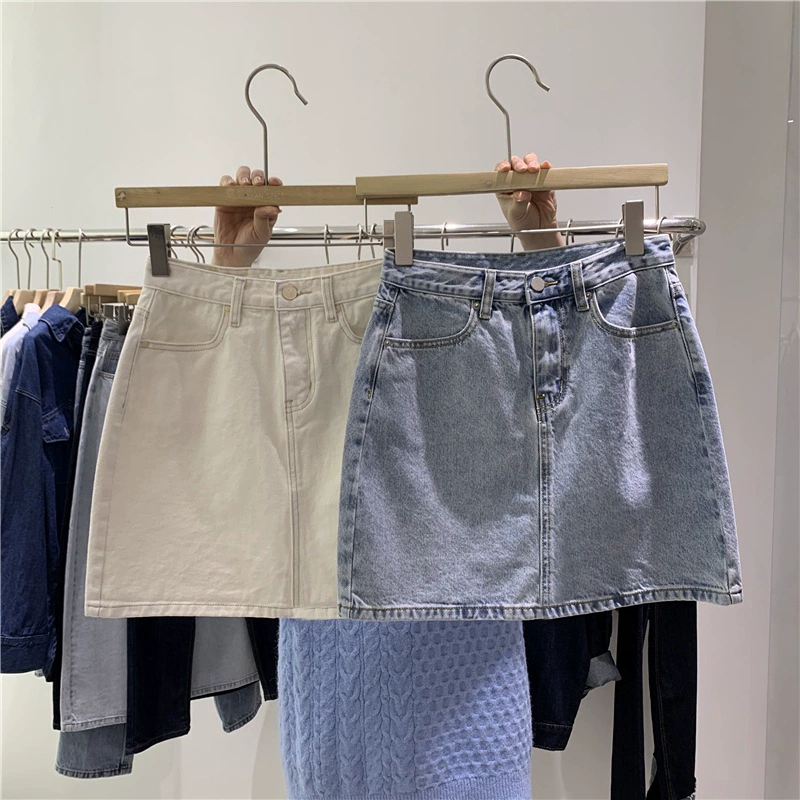 Джинсовая юбка для женщин, с высокой талией, для миниатюрных фигур, универсальная юбка А-силуэта, новая модель лета 2025 года, стройнящая, облегающая бедра, трендовая на Instagram.