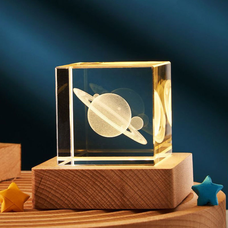 3D透明水晶立方体桌面摆件创意土星内雕工艺品生日礼品摆件小夜灯