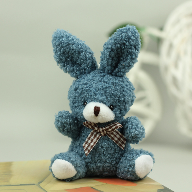 Dibujos animados lindo pajarita sentado conejito muñeca de juguete de los niños de peluche colgante mochila llavero muñeca al por mayor