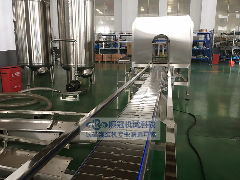 桶装水生产设备 大桶矿泉水套袋机