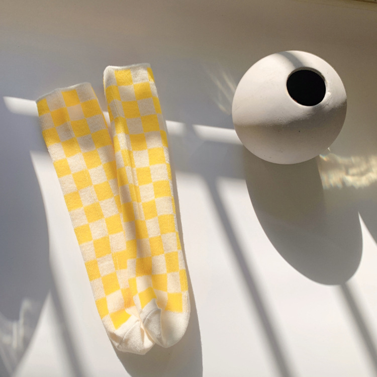 노란색과 흰색 격자 무늬