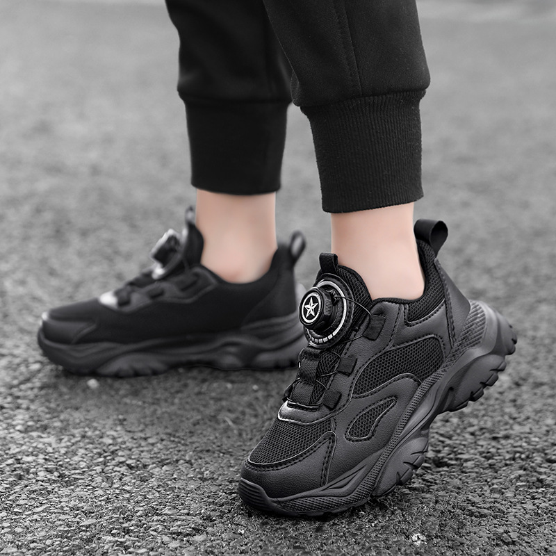 Zapatos respirables de malla para niños niños 2025 primavera y otoño nuevos zapatos deportivos para niños botones de escuela zapatos deportivos para niños