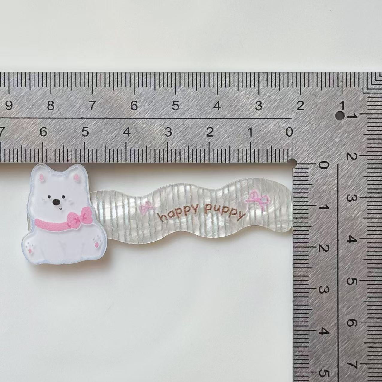 물결 모양의 활 강아지
